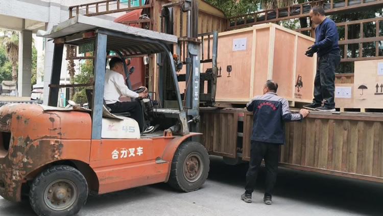 铝箔乐鱼官方端网站登录入口-乐鱼(中国)
装车发货